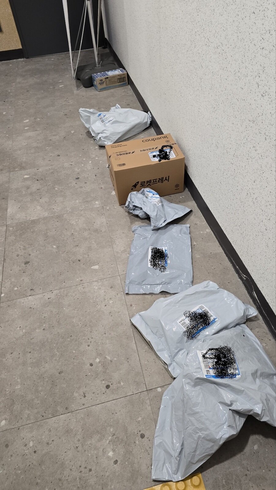 i1985532648.jpg