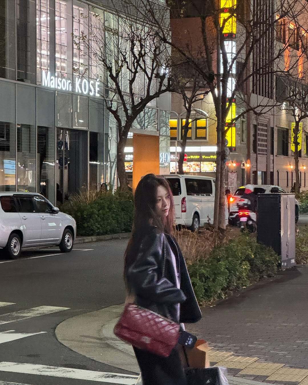 i1121079566.jpg